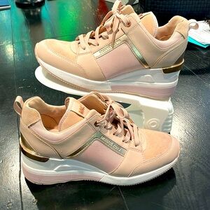 Michael Kors - Women's - Size 7